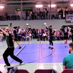 Aus der Presse: Vor und Nachbericht zum Spiel - Hürther Volleyballer gewinnen zwei Punkte
